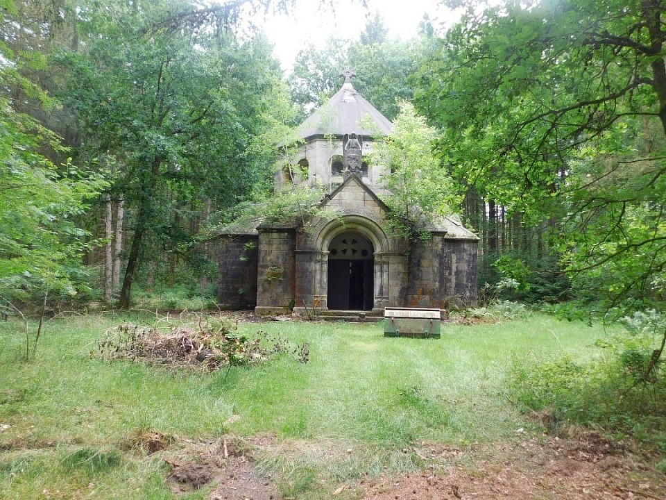 Mausoleum (Juni 2024)